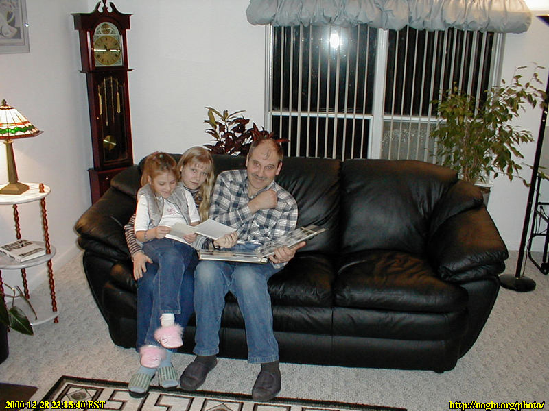 2000-12-28_23-15-40-med.jpg (117kb)