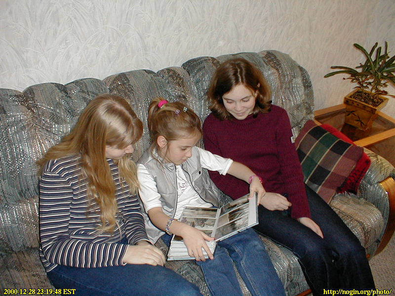 2000-12-28_23-19-48-med.jpg (130kb)